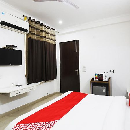 Super Collection O Tipsyy Inn 014 Gurgaon Bagian luar foto