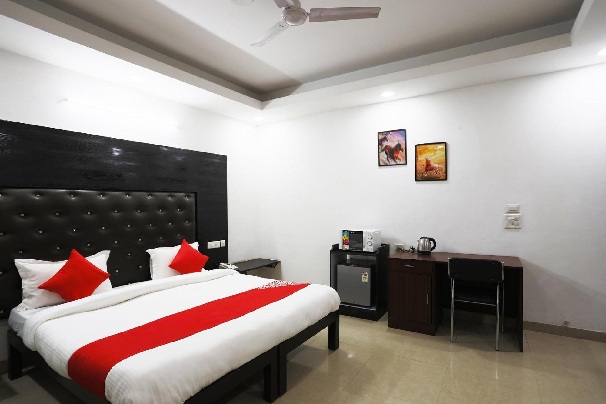 Super Collection O Tipsyy Inn 014 Gurgaon Bagian luar foto