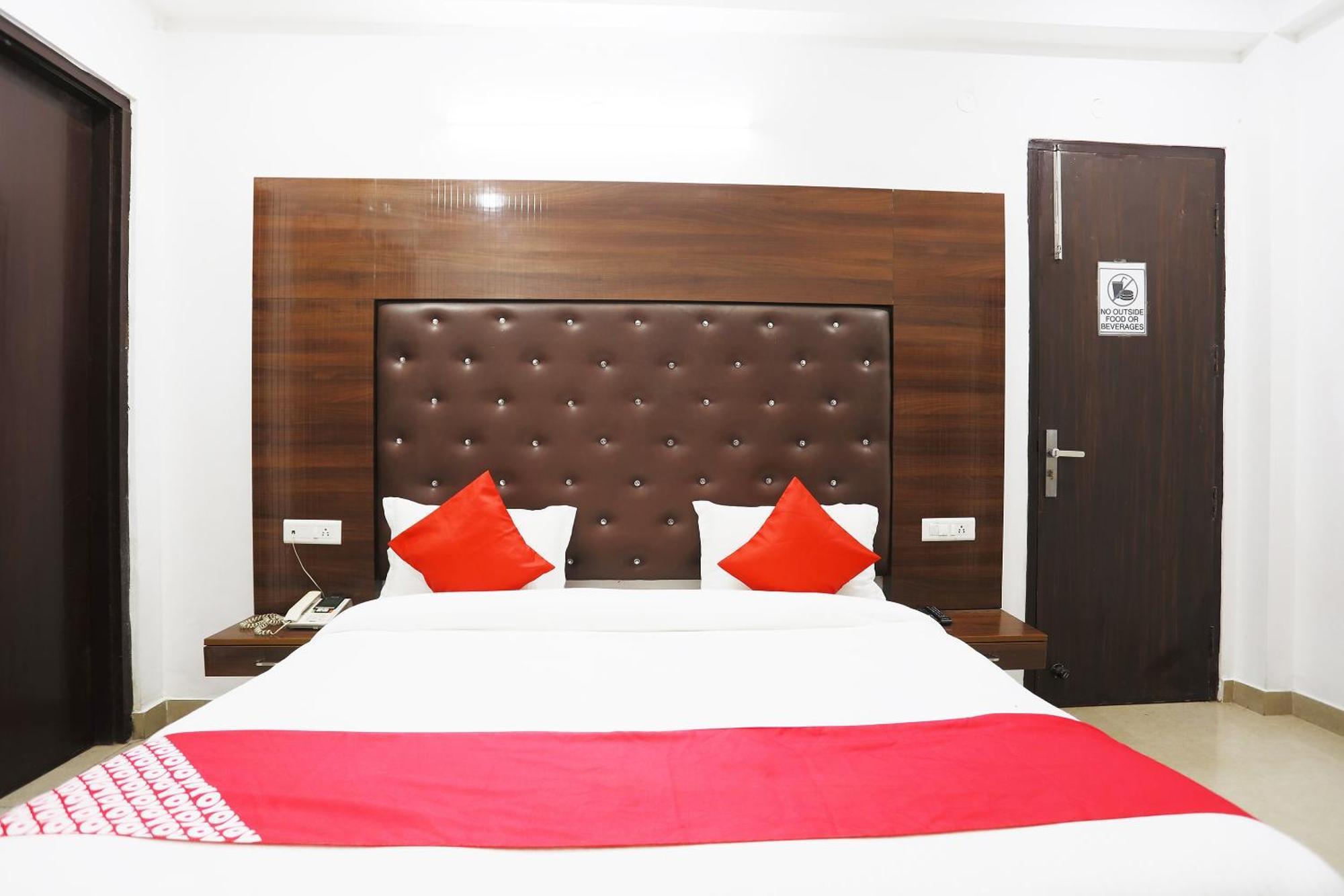 Super Collection O Tipsyy Inn 014 Gurgaon Bagian luar foto