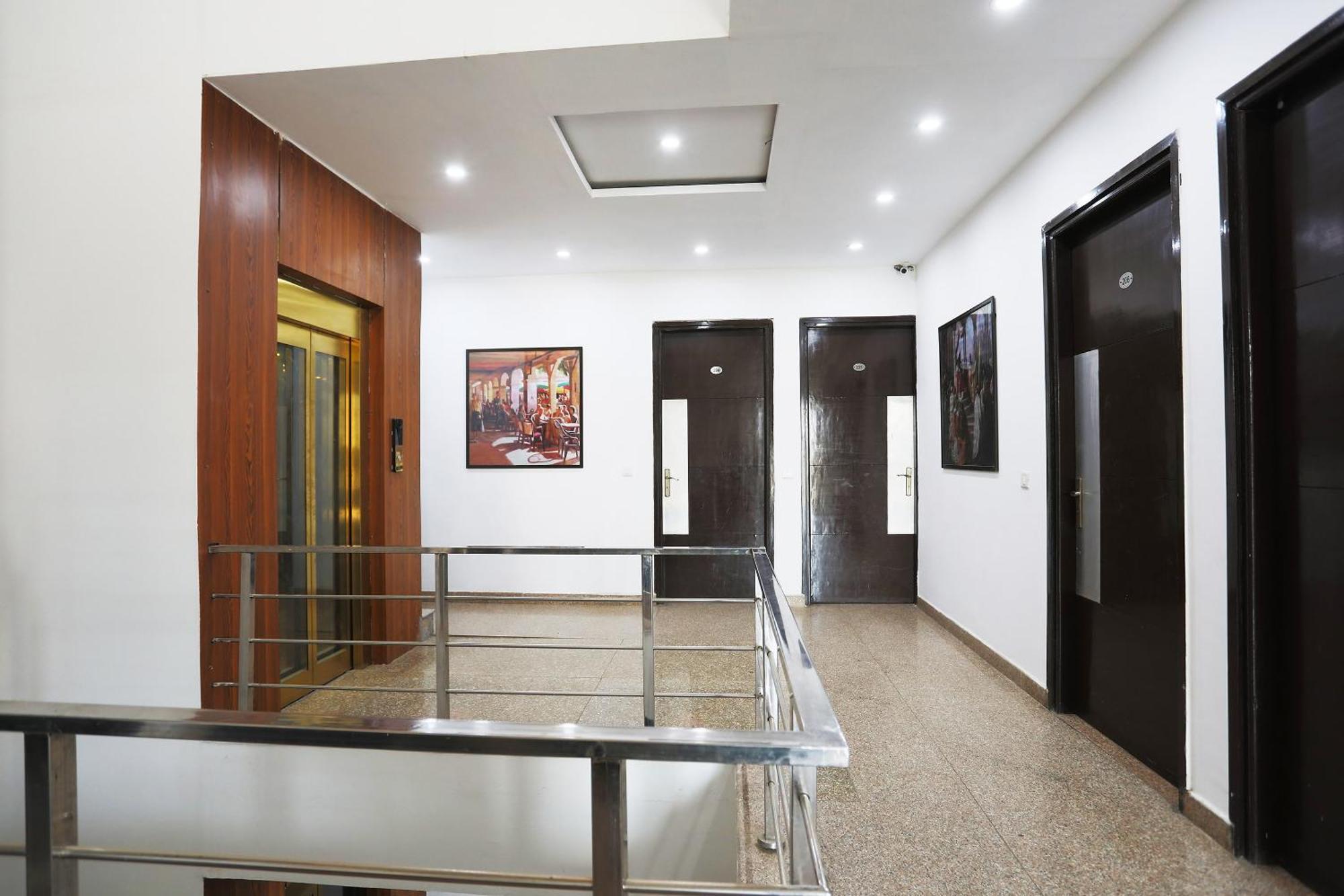 Super Collection O Tipsyy Inn 014 Gurgaon Bagian luar foto