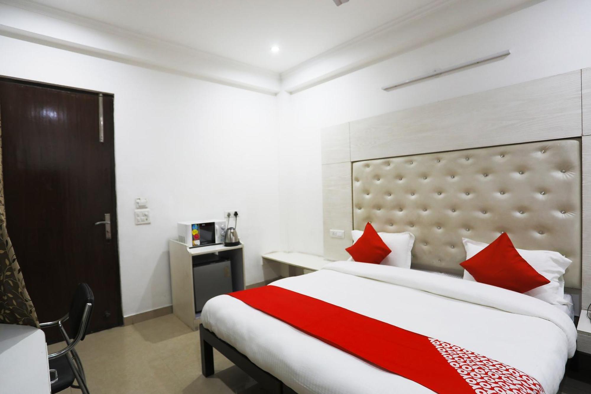 Super Collection O Tipsyy Inn 014 Gurgaon Bagian luar foto